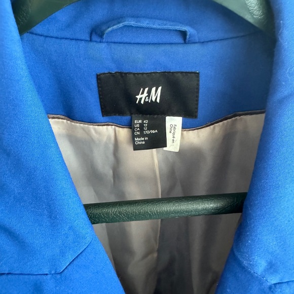 H&M Blazer - Picture 2 of 5